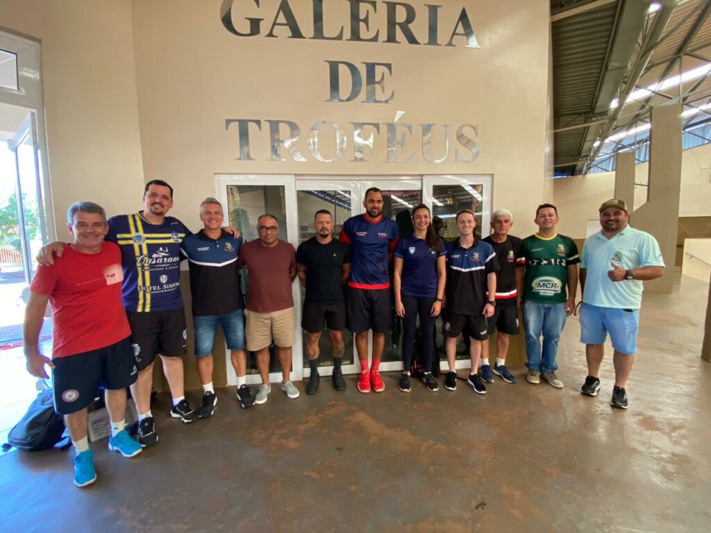 Equipes de vôlei de Foz do Iguaçu participam da Copa Lindeiros