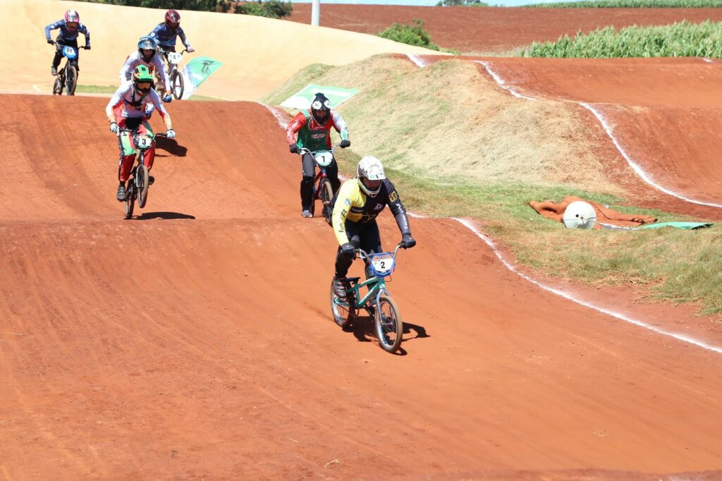 Foz do Iguaçu tem participação marcante no Campeonato Paranaense de Bicicross