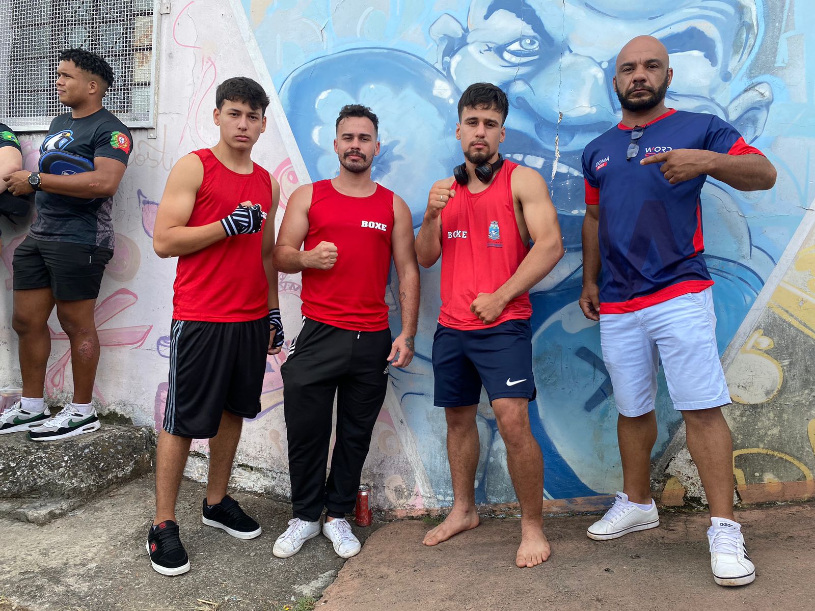 Boxe: lutador iguaçuense vence luta principal do Brave Boys