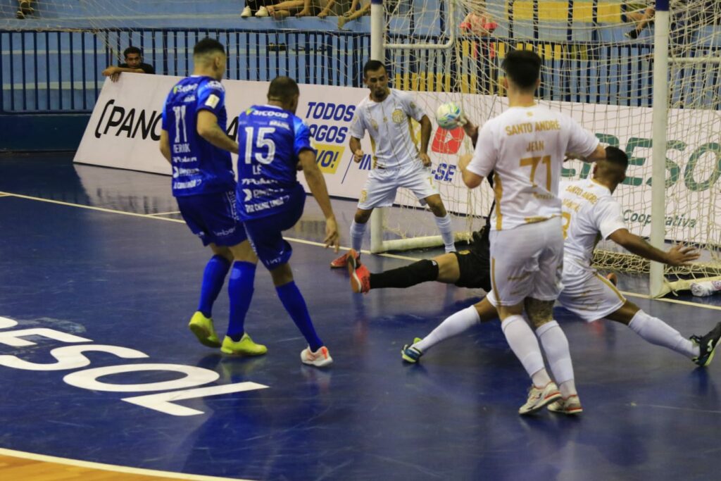 Foz Cataratas encara o Esporte Futuro em casa nesta sexta-feira (12)