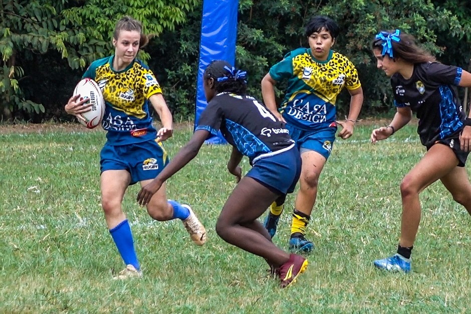 Atletas de Foz participam do Festival Nina de Rugby em Maringá