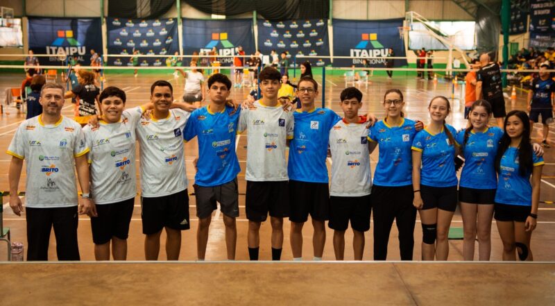 Badminton: equipe de Foz lança uniforme inspirado na Mata Atlântica