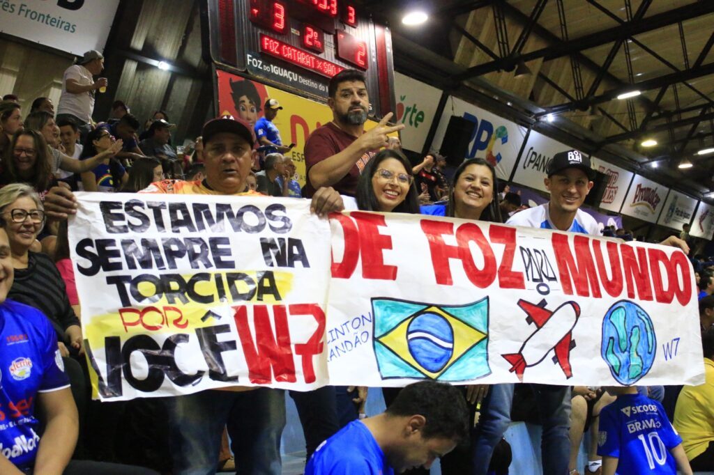 Menino do Porto Meira assina contrato para jogar no futsal de Portugal