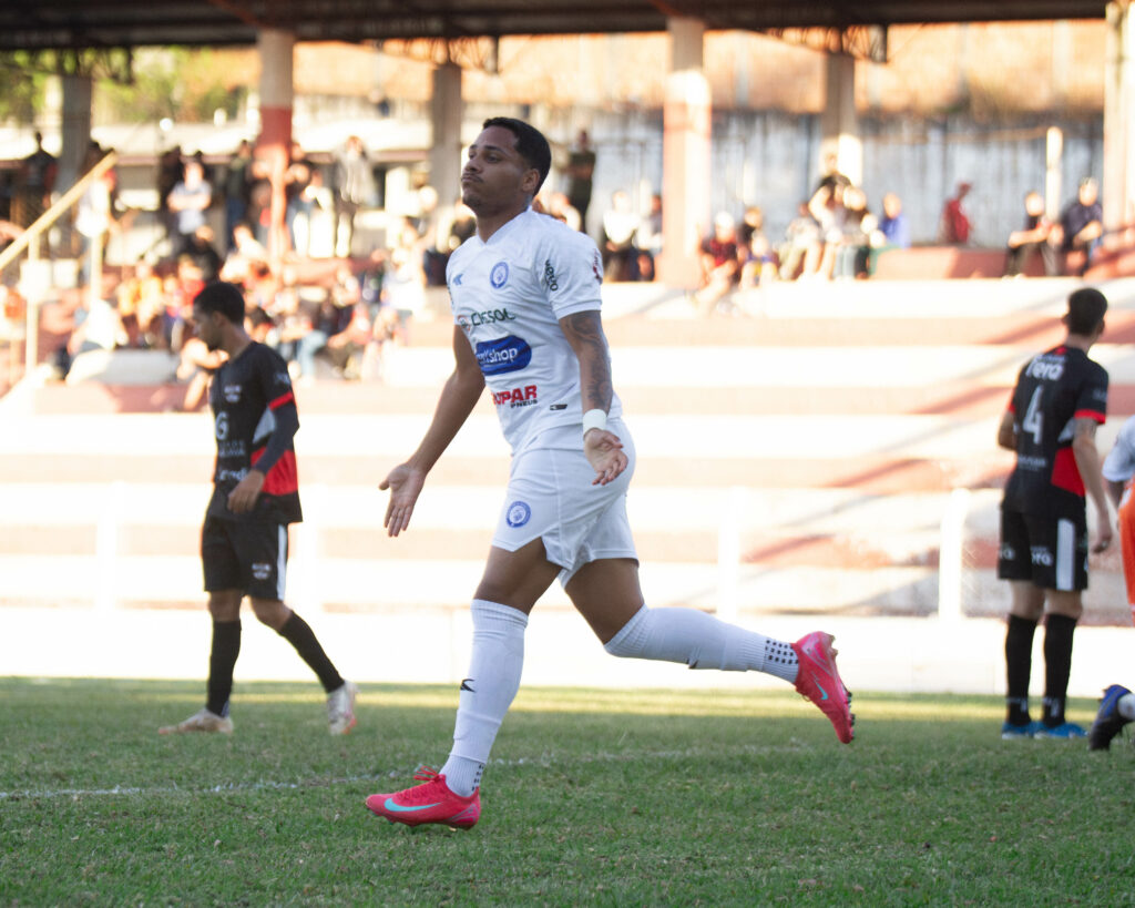 Foz do Iguaçu vence