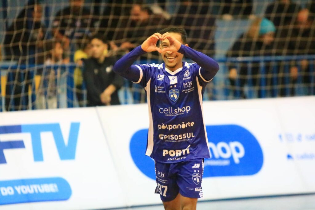 Foz Cataratas vence o Umuarama